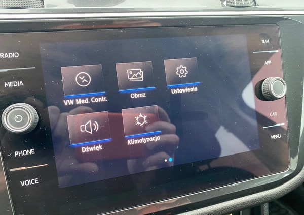 Volkswagen Tiguan cena 112500 przebieg: 93085, rok produkcji 2018 z Kalisz małe 596